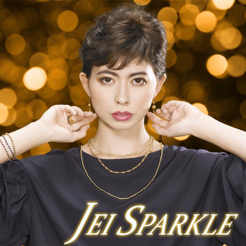 Gold necklace JEI SPARKLE delivers a shine comparable to diamonds by applying a diamond cut finish to each part.